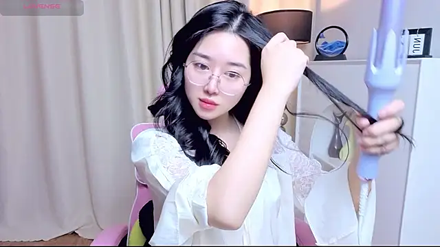 Snapshot of miuu6868 chatting on 12, 6, 2026 miuu6868 online show from 12, 6, 2026