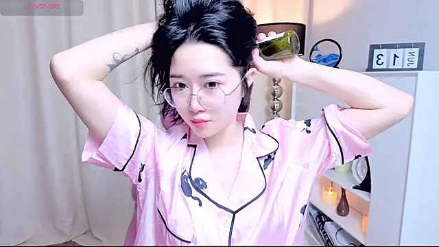 Snapshot of miuu6868 chatting on 14, 6, 2026 miuu6868 online show from 14, 6, 2026