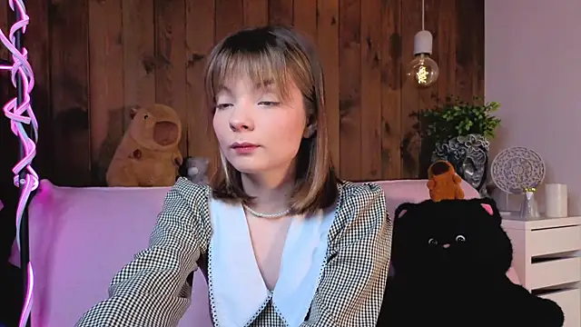 IvoryPesante online show from 18, 6, 2026