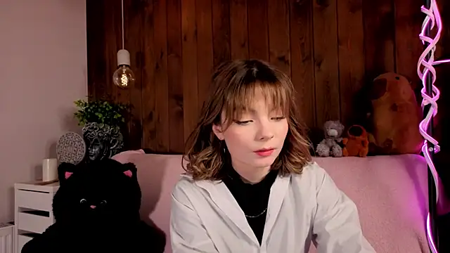 IvoryPesante online show from 8, 7, 2026