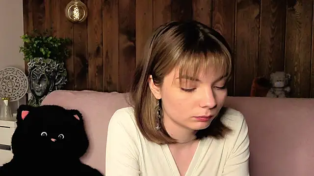 IvoryPesante online show from 7, 6, 2026