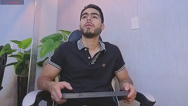 Snapshot of Jadiel_Stone chatting on 12, 7, 2026 Jadiel Stone online show from 12, 7, 2026