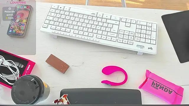 Snapshot of Kitkatvel chatting on 8, 6, 2026 Kitkatvel online show from 8, 6, 2026