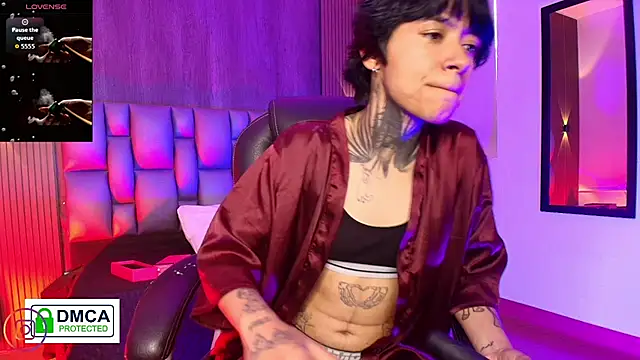 hottiesjuls online show from 4, 7, 2026