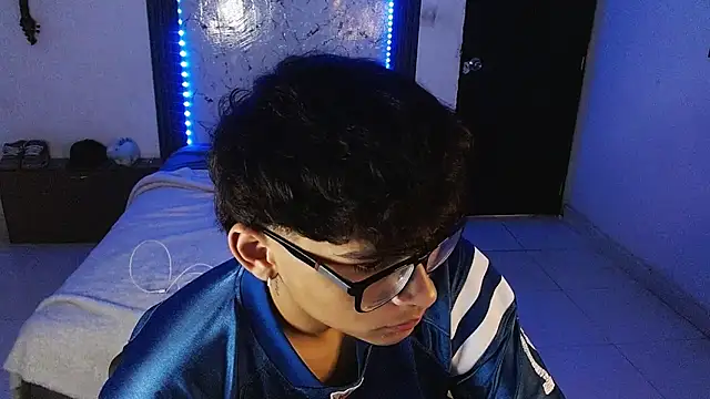 Snapshot of Mr_yisuzz chatting on 21, 6, 2026 Mr yisuzz online show from 21, 6, 2026
