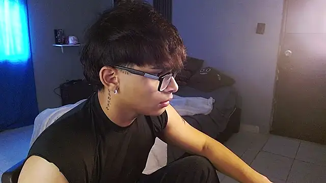 Snapshot of Mr_yisuzz chatting on 4, 7, 2026 Mr yisuzz online show from 4, 7, 2026
