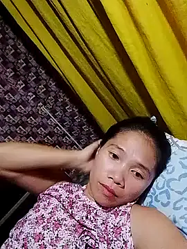 hotmom lyn online show from 13, 6, 2026