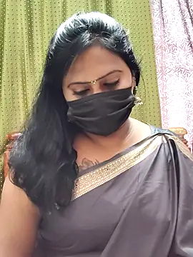 Snapshot of Meera_mia chatting on 5, 7, 2026 Meera mia online show from 5, 7, 2026