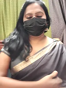 Snapshot of Meera_mia chatting on 4, 7, 2026 Meera mia online show from 4, 7, 2026