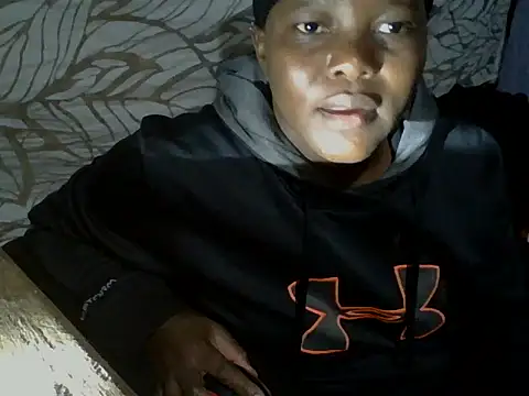 Snapshot of Thia_bunny chatting on 19, 6, 2026 Thia bunny online show from 19, 6, 2026