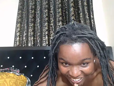 Snapshot of ebonyempress25 chatting on 12, 6, 2026 ebonyempress25 online show from 12, 6, 2026