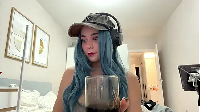 elfLiana online show from 31, 5, 2026