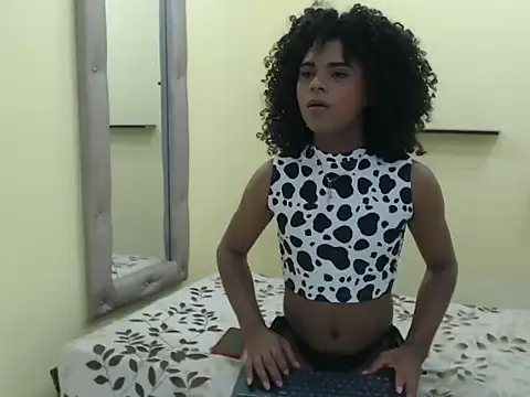 Snapshot of minychip_femboy chatting on 27, 5, 2026 minychip femboy online show from 27, 5, 2026