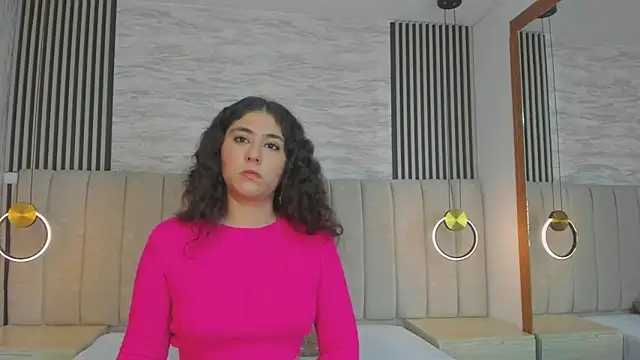 Snapshot of emaflorezz chatting on 17, 6, 2026 emaflorezz online show from 17, 6, 2026