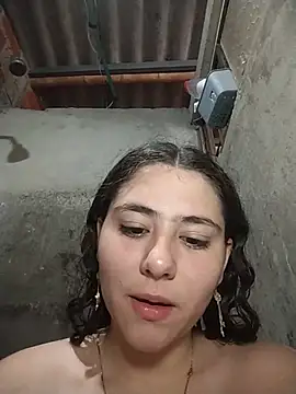 Snapshot of emaflorezz chatting on 14, 6, 2026 emaflorezz online show from 14, 6, 2026