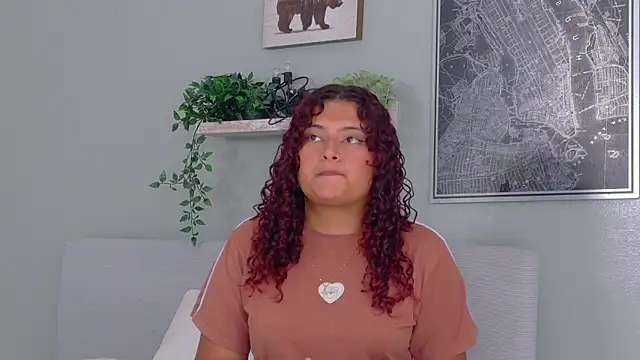 AmeliaLaurent  online show from 1, 6, 2026