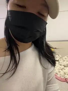 momo-wu online show from 30, 5, 2026