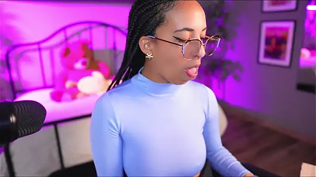 Millie Volturi online show from 28, 7, 2026