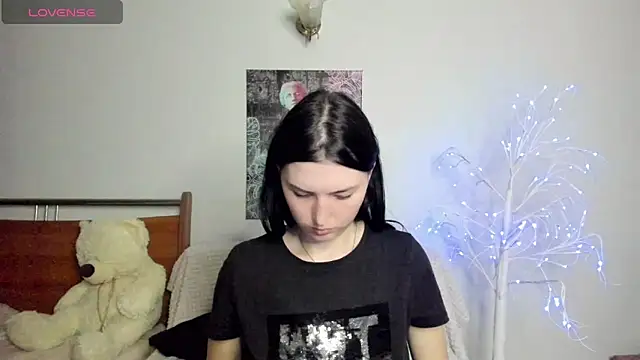 Kira Devi online show from 26, 5, 2026