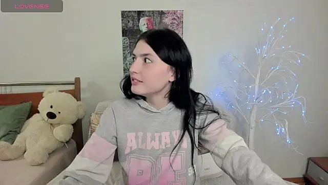 Kira Devi online show from 31, 5, 2026