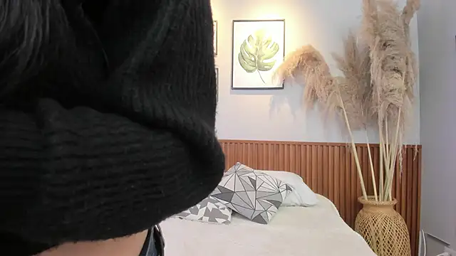 Snapshot of CARLA_FERRERM chatting on 9, 6, 2026 CARLA FERRERM online show from 9, 6, 2026