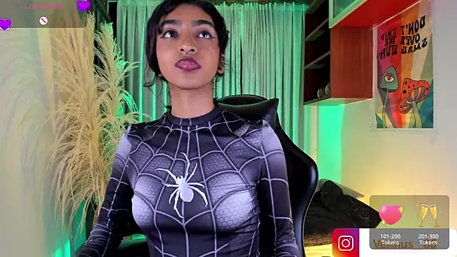 HottieVeroo  online show from 17, 6, 2026