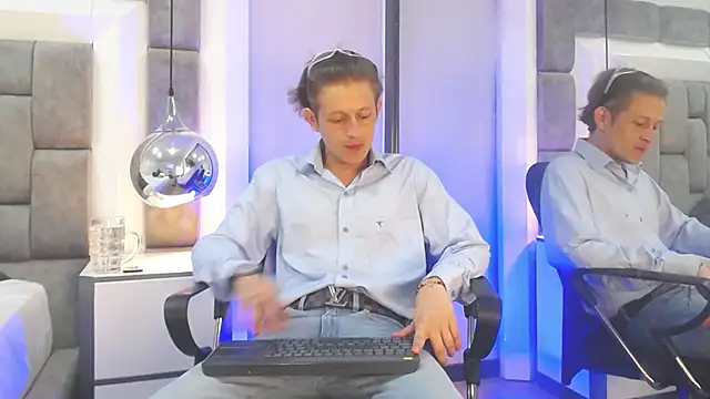 AnthonyStone  online show from 30, 5, 2026