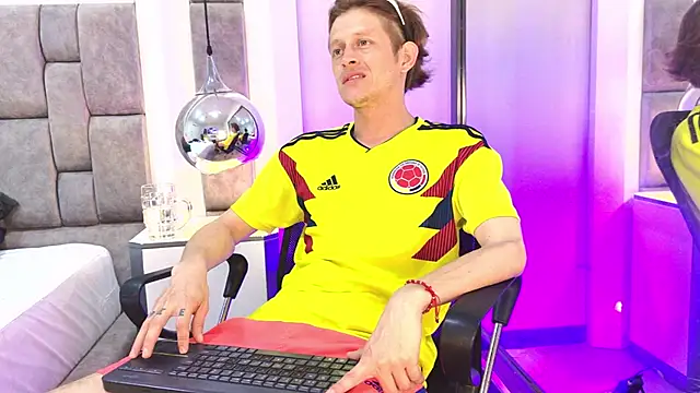 AnthonyStone  online show from 31, 5, 2026