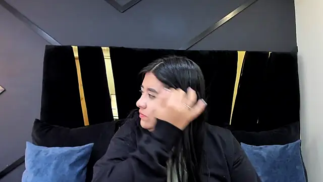 Snapshot of maite_graay chatting on 4, 6, 2026 maite graay online show from 4, 6, 2026