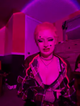 whimsicallylusty online show from 30, 5, 2026