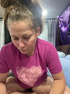 amberhotts2025 online show from 11, 6, 2026