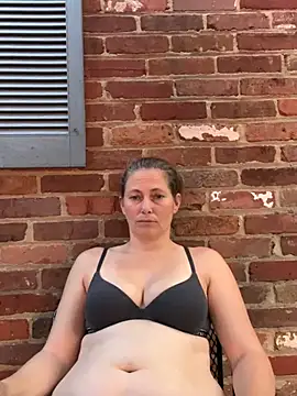 amberhotts2025 online show from 25, 7, 2026