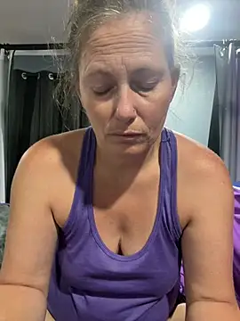 amberhotts2025 online show from 24, 6, 2026
