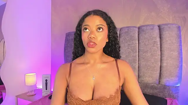 Snapshot of Ariana_roxe_ chatting on 7, 6, 2026 Ariana roxe online show from 7, 6, 2026