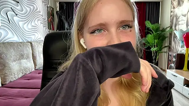 Snapshot of AnnyRocky chatting on 11, 6, 2026 AnnyRocky online show from 11, 6, 2026