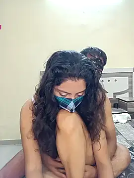 Snapshot of Desii_Couple69 chatting on 5, 7, 2026 Desii Couple69 online show from 5, 7, 2026
