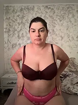 Snapshot of evaxxxcurvyxxx chatting on 10, 7, 2026 evaxxxcurvyxxx online show from 10, 7, 2026