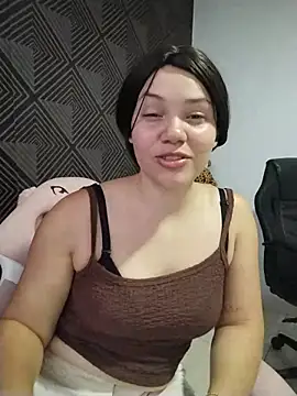 Snapshot of RoouseSiren chatting on 28, 5, 2026 RoouseSiren online show from 28, 5, 2026