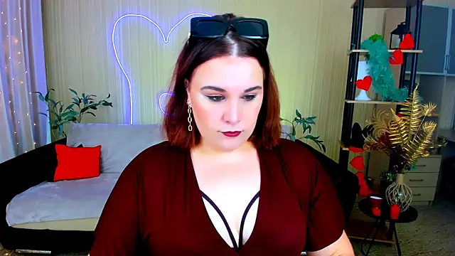 OliviaTwens online show from 13, 7, 2026