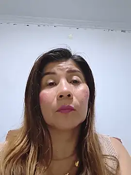 Snapshot of fire_mommy chatting on 28, 5, 2026 fire mommy online show from 28, 5, 2026