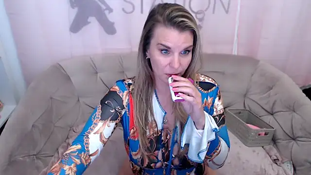 AischePervers online show from 11, 9, 2025