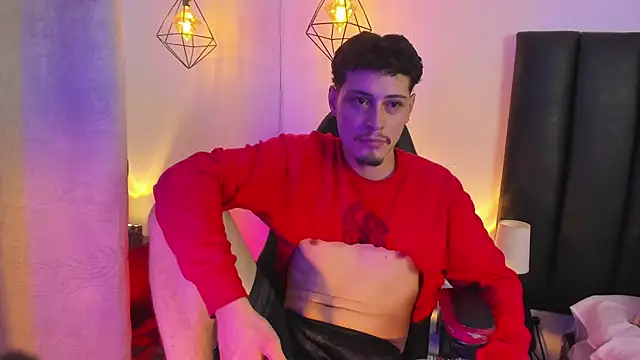 Snapshot of Alexlux1 chatting on 28, 5, 2026 Alexlux1 online show from 28, 5, 2026