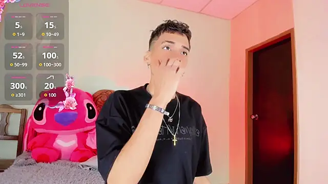 latino boyy  online show from 28, 7, 2026