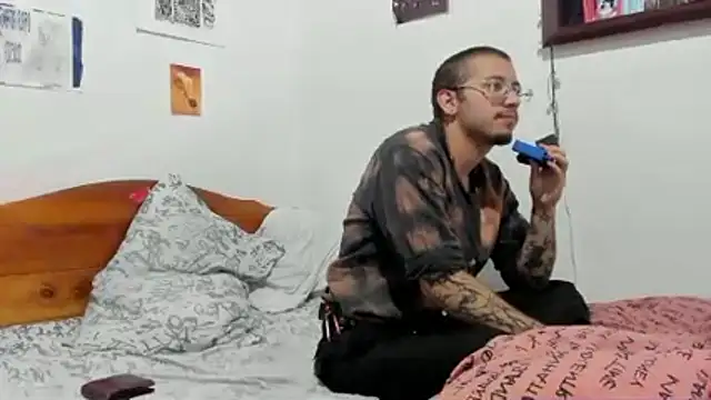 Ghost bussy online show from 4, 6, 2026