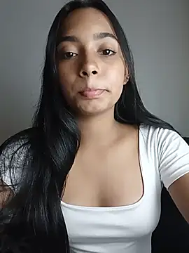 xcleila online show from 8, 7, 2026