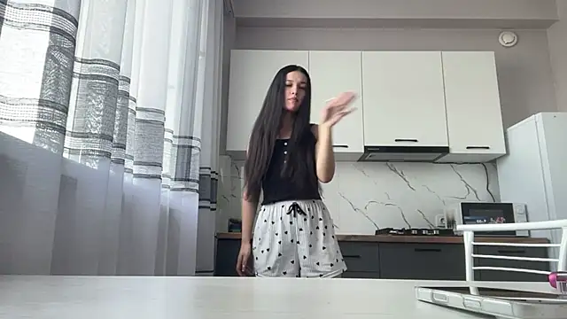Snapshot of LisetteParajon chatting on 16, 6, 2026 LisetteParajon online show from 16, 6, 2026