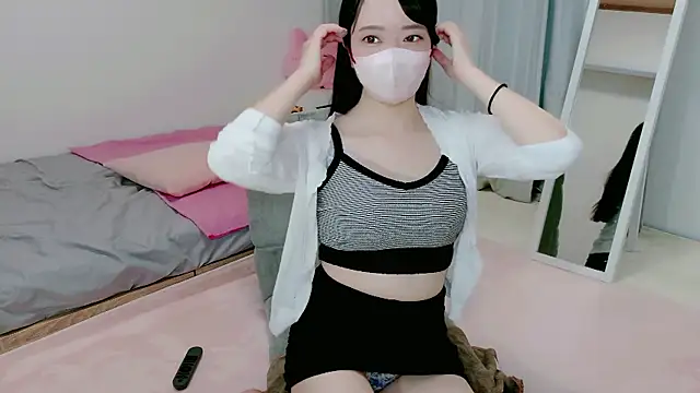 Snapshot of Hikari__o00 chatting on 7, 7, 2026 Hikari o00 online show from 7, 7, 2026
