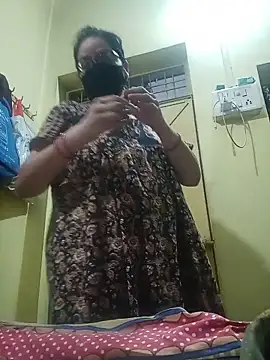Snapshot of hi-bhabhi chatting on 4, 6, 2026 hi-bhabhi online show from 4, 6, 2026