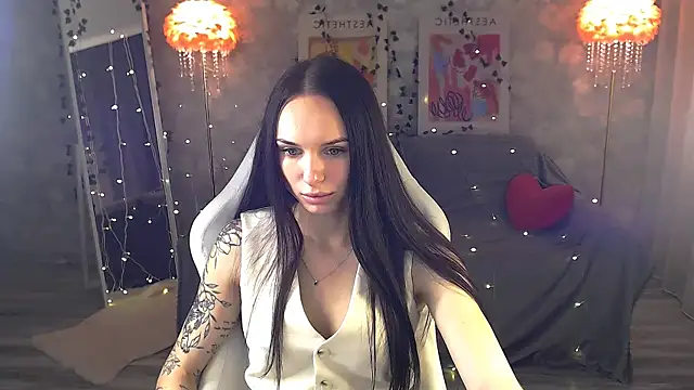 NicoleMerz online show from 12, 6, 2026