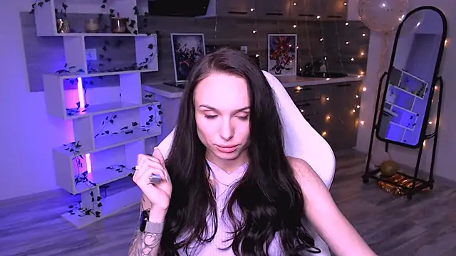 NicoleMerz online show from 30, 5, 2026
